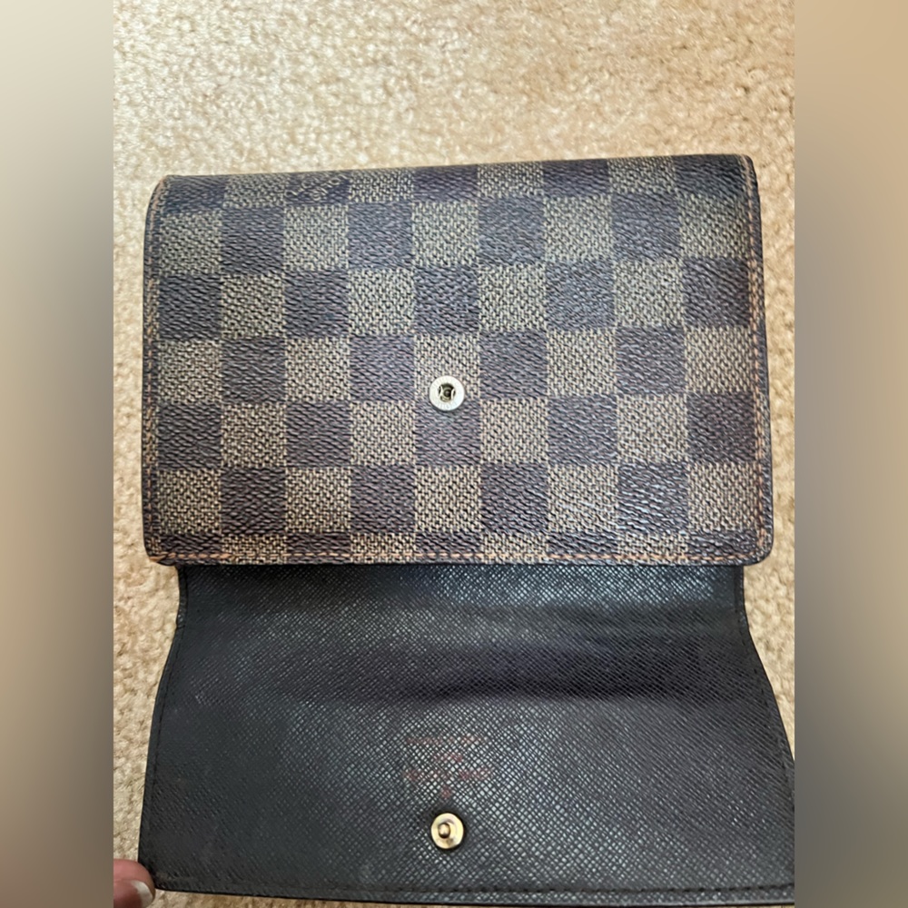 Louis Vuitton Damier Ebene Trifold Wallet - Picture 5 of 6